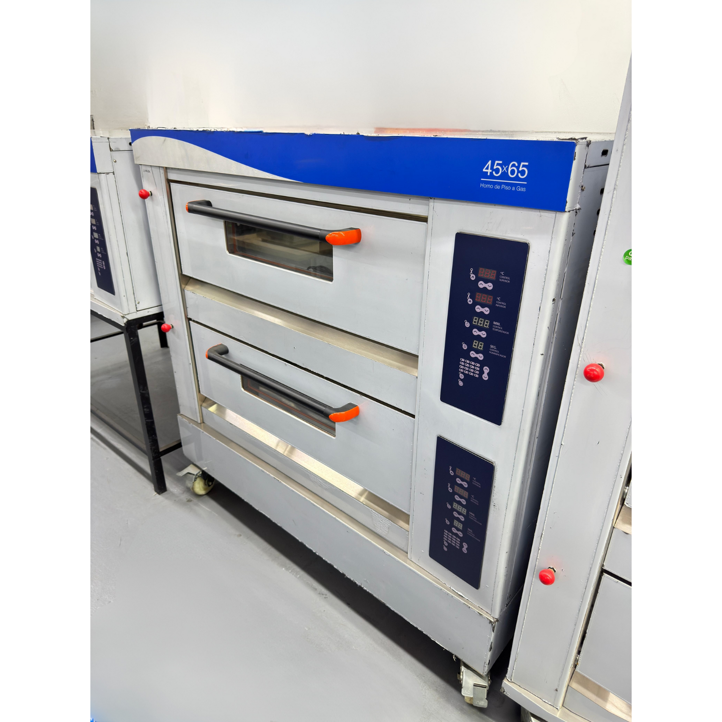 Horno Digital con Microcomputador 2 Gavetas 4 bandejas a Gas