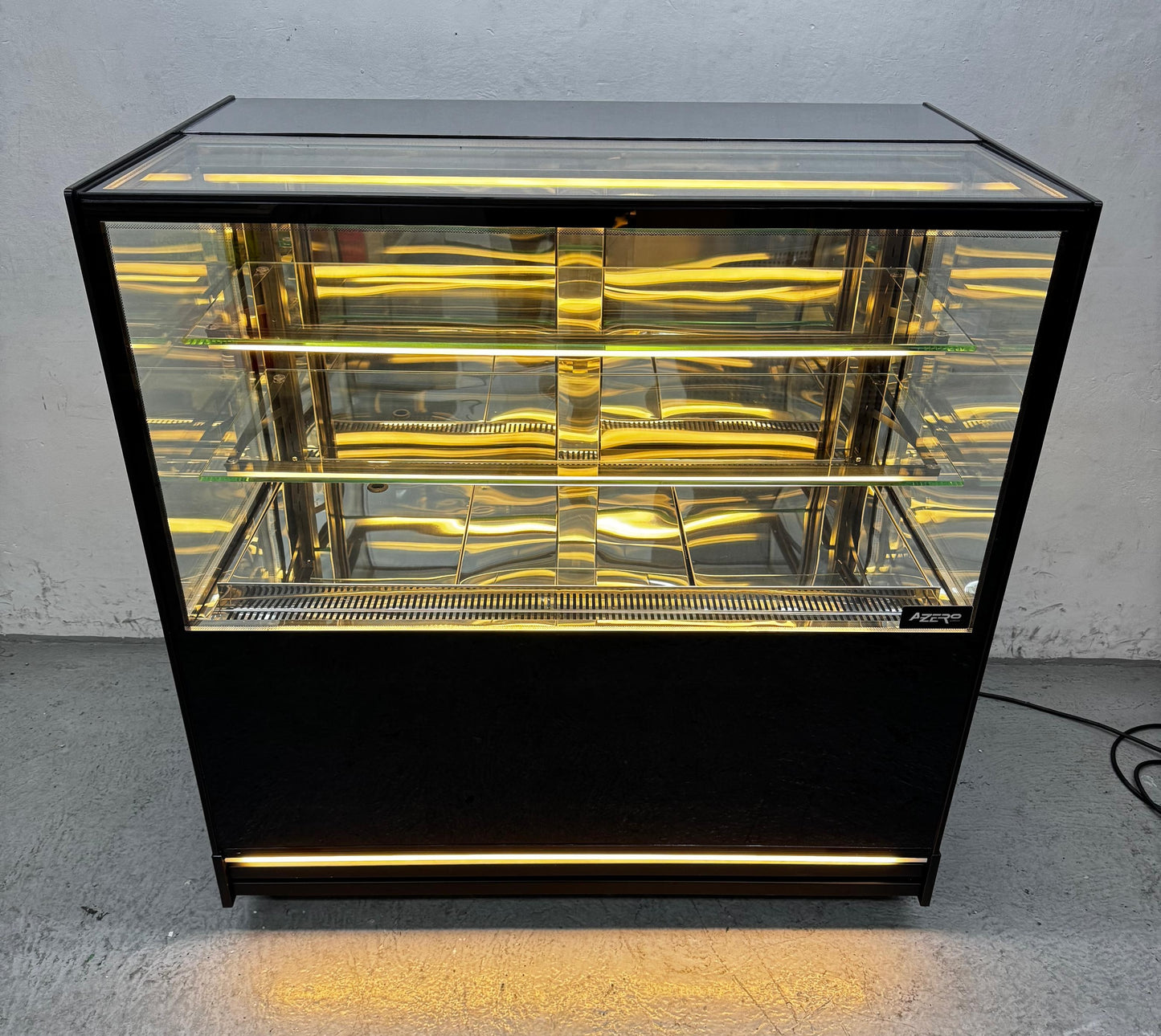 Vitrina Repostera Refrigerada 1.20 mts. EVOLUZIONE BLACK